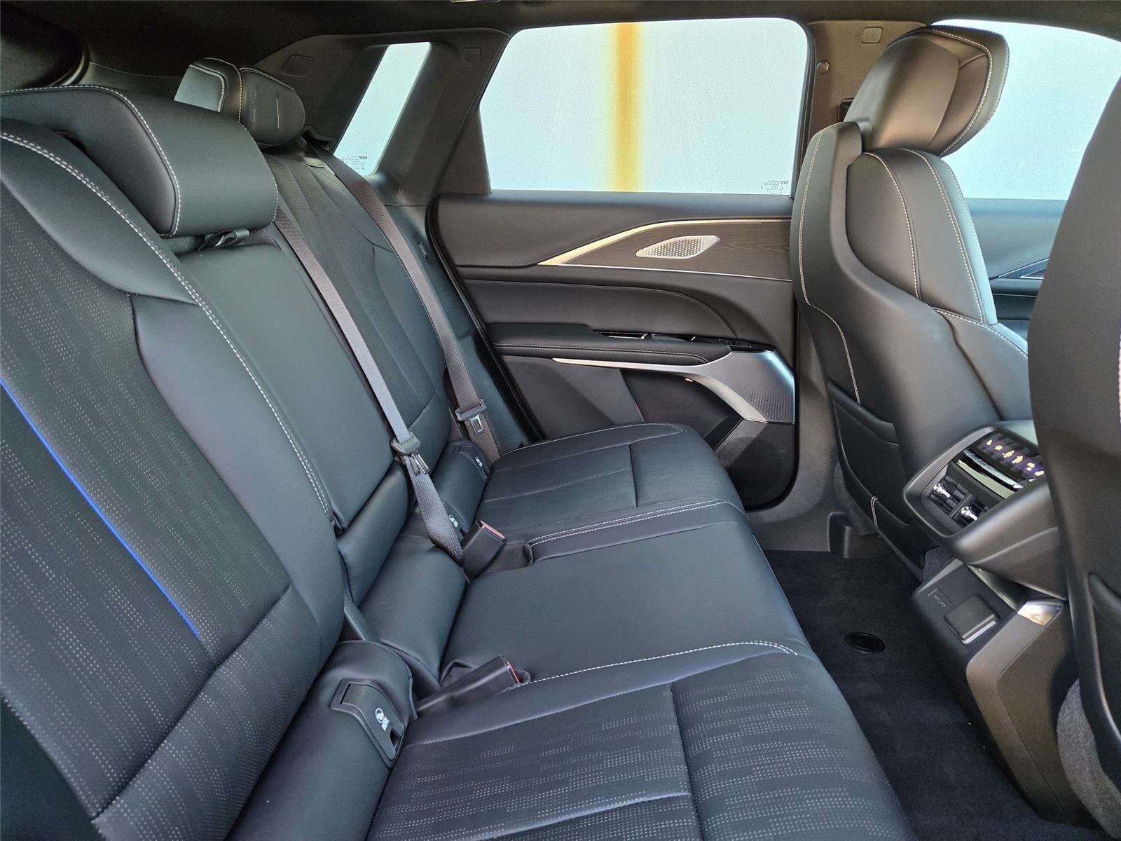 2026 Cadillac LYRIQ V - Photo 30