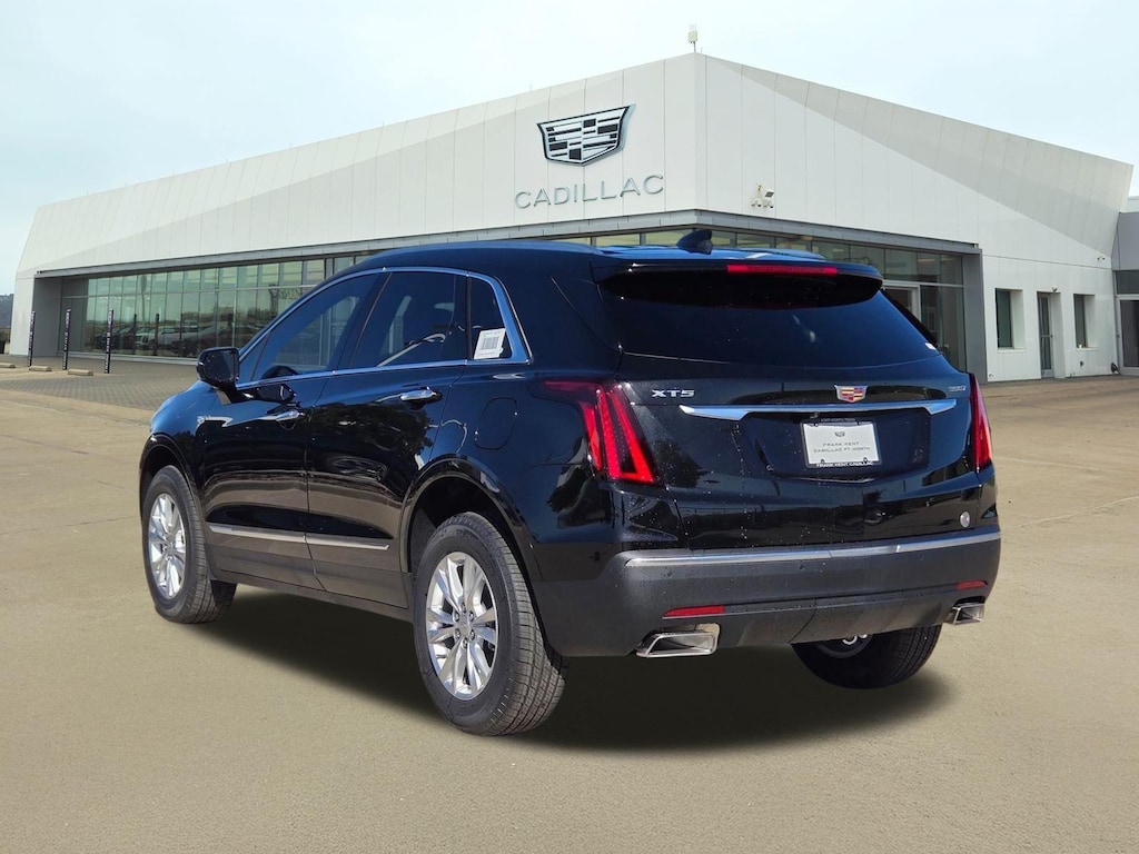 New 2026 CADILLAC XT5 Luxury SUV