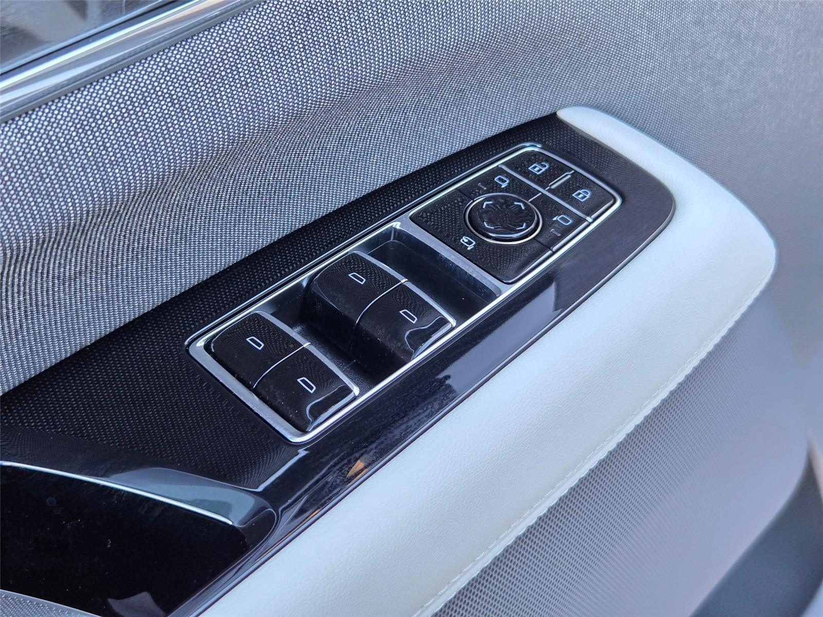 2026 Cadillac Escalade IQL Luxury - Photo 25