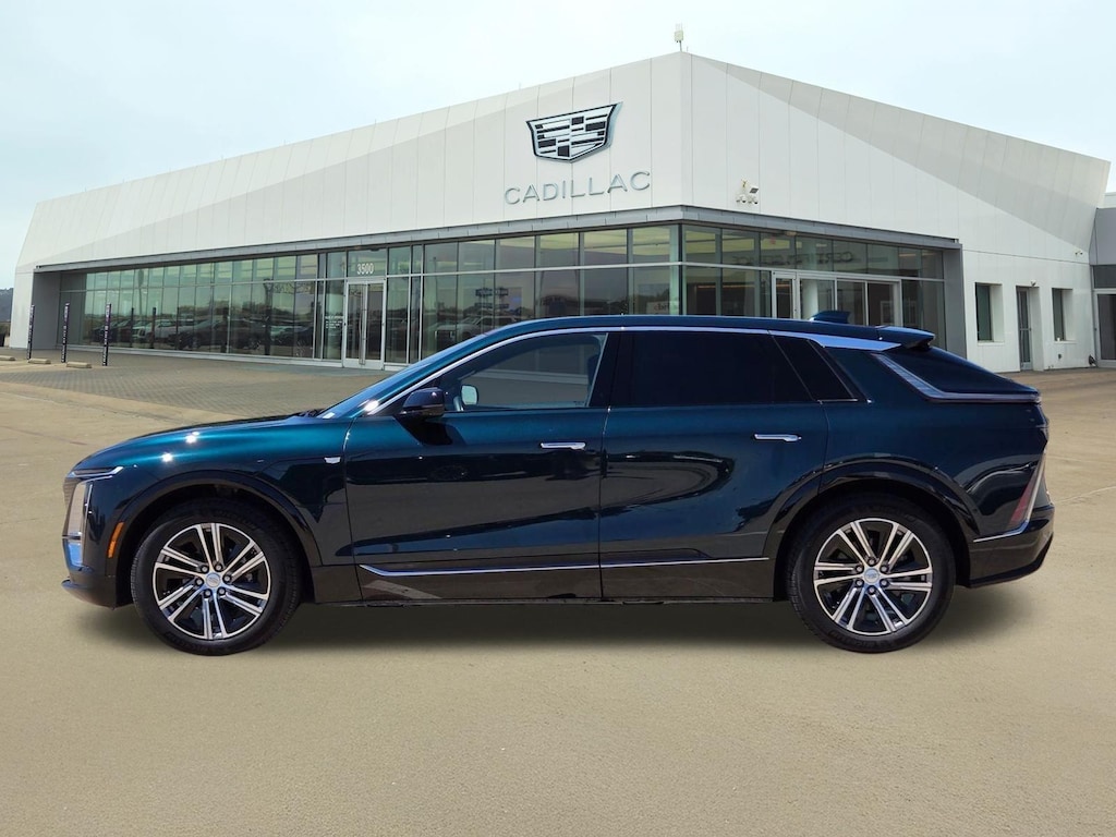 New 2026 CADILLAC LYRIQ Luxury SUV