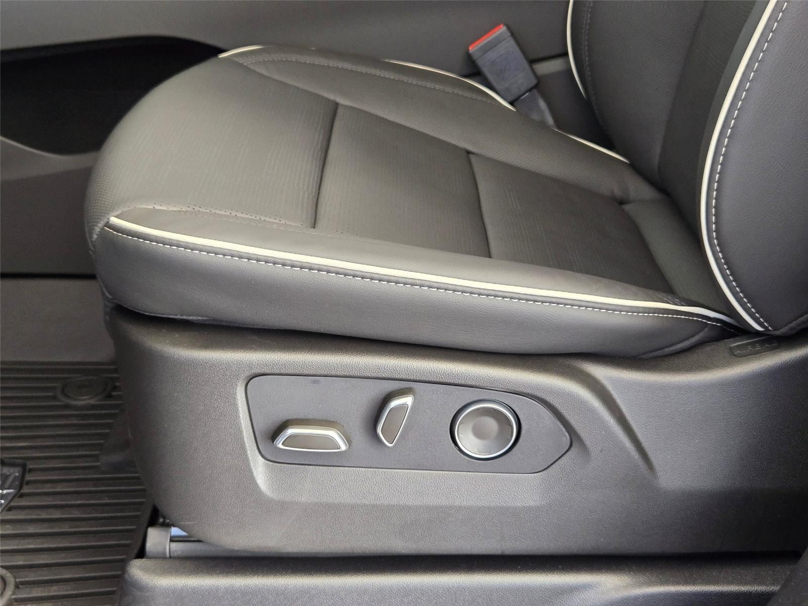 2026 Cadillac Escalade Sport - Photo 27
