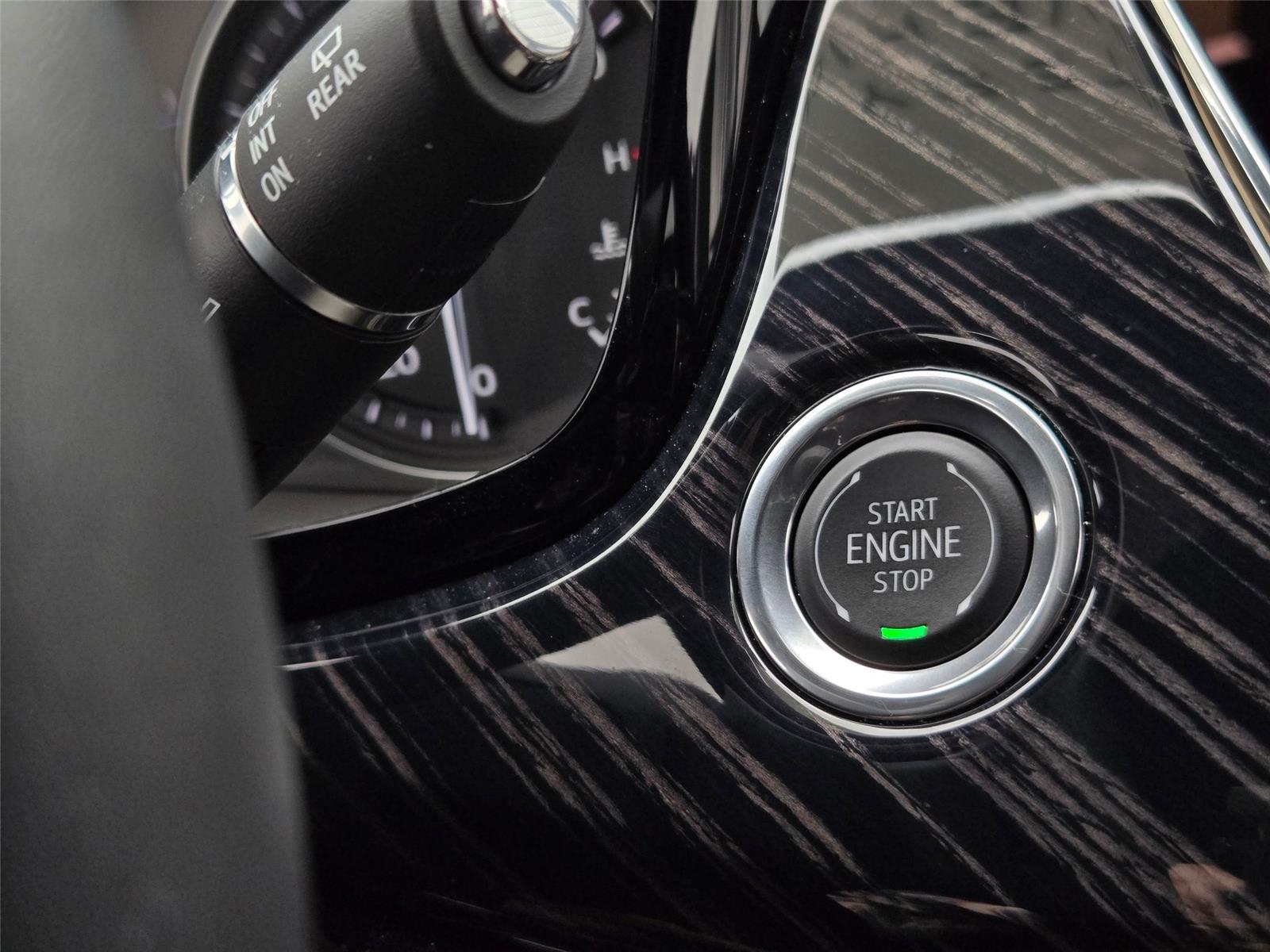 2025 Cadillac XT6 Premium Luxury - Photo 24