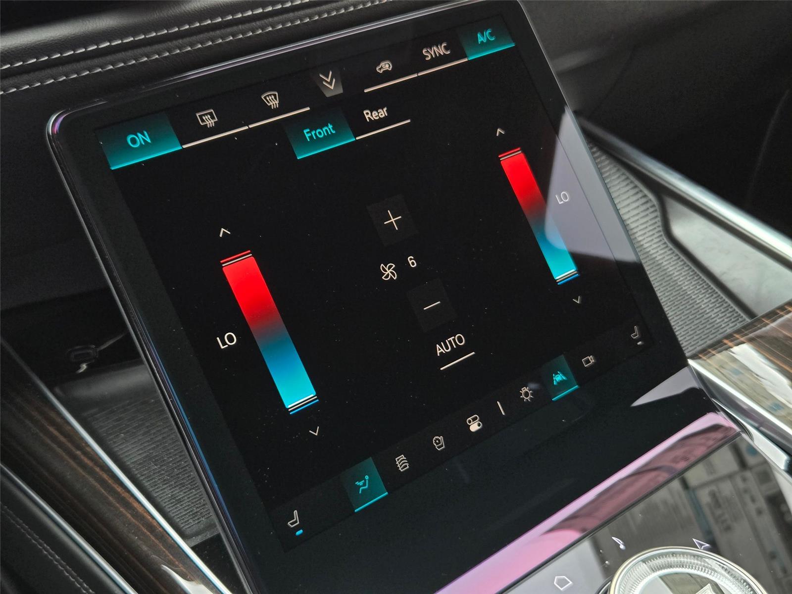 2026 Cadillac Escalade Luxury - Photo 21