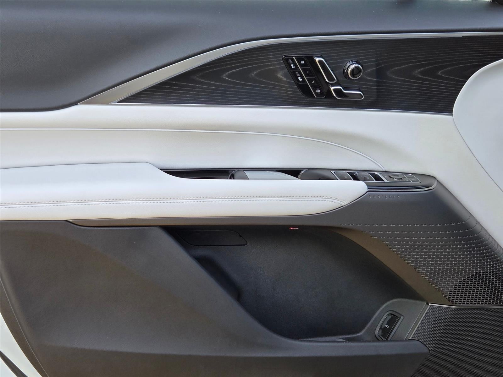 2026 Cadillac LYRIQ Luxury - Photo 25