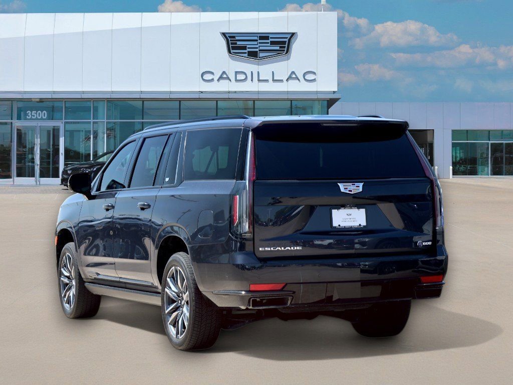 2022 Cadillac Escalade ESV Sport photo 2