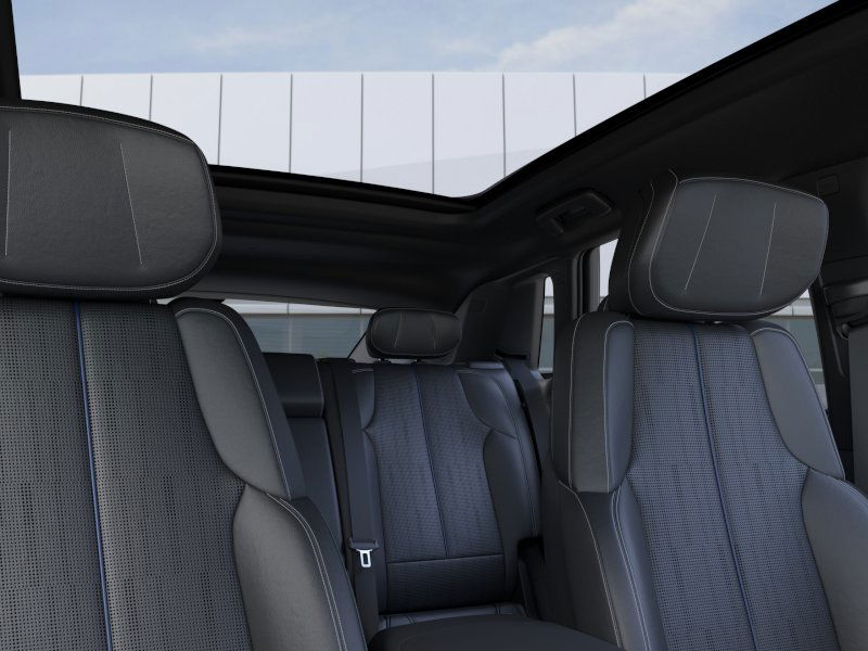 2025 Cadillac LYRIQ Luxury 1 - Photo 24