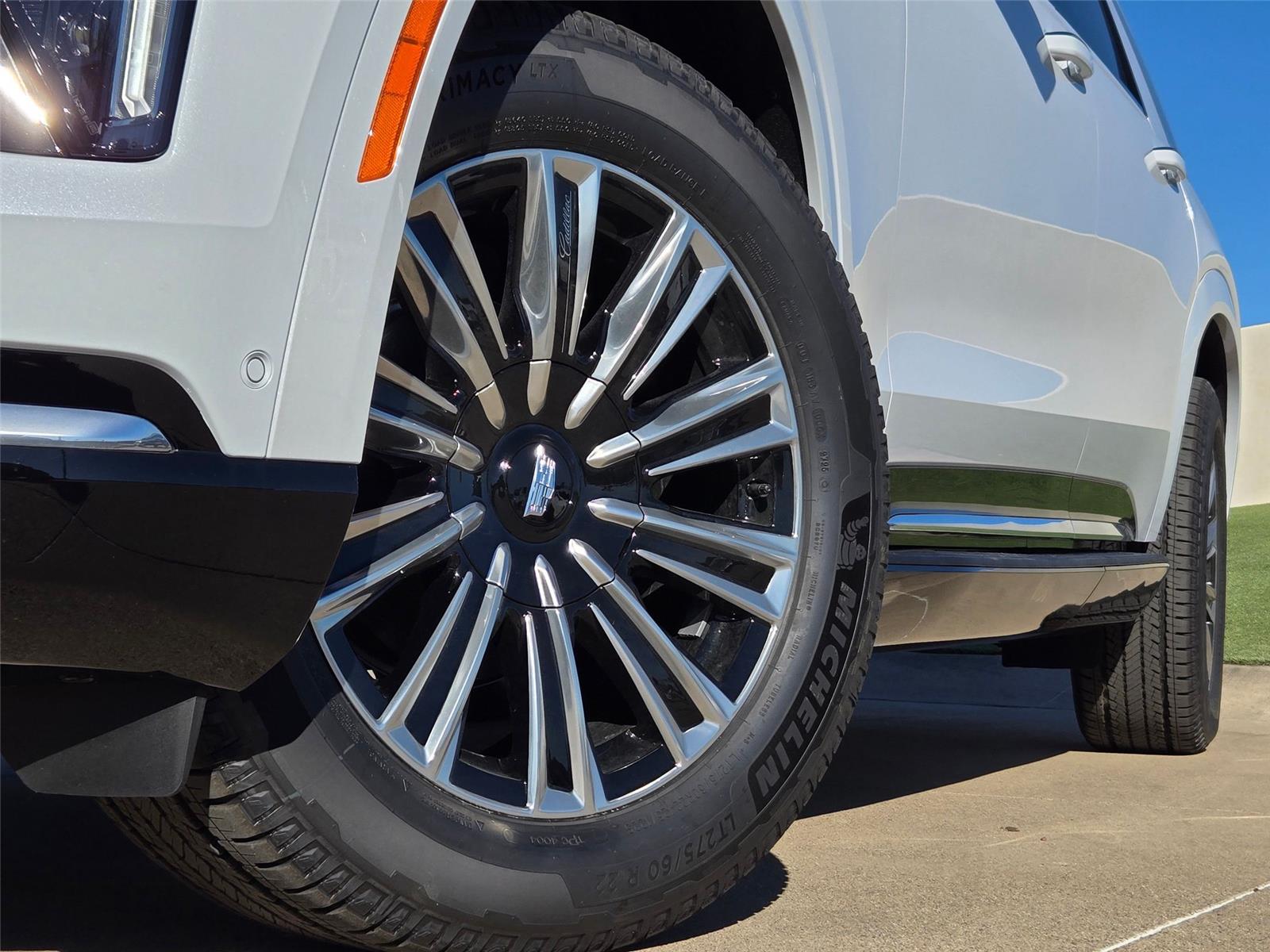 2026 Cadillac Escalade IQL Luxury - Photo 8