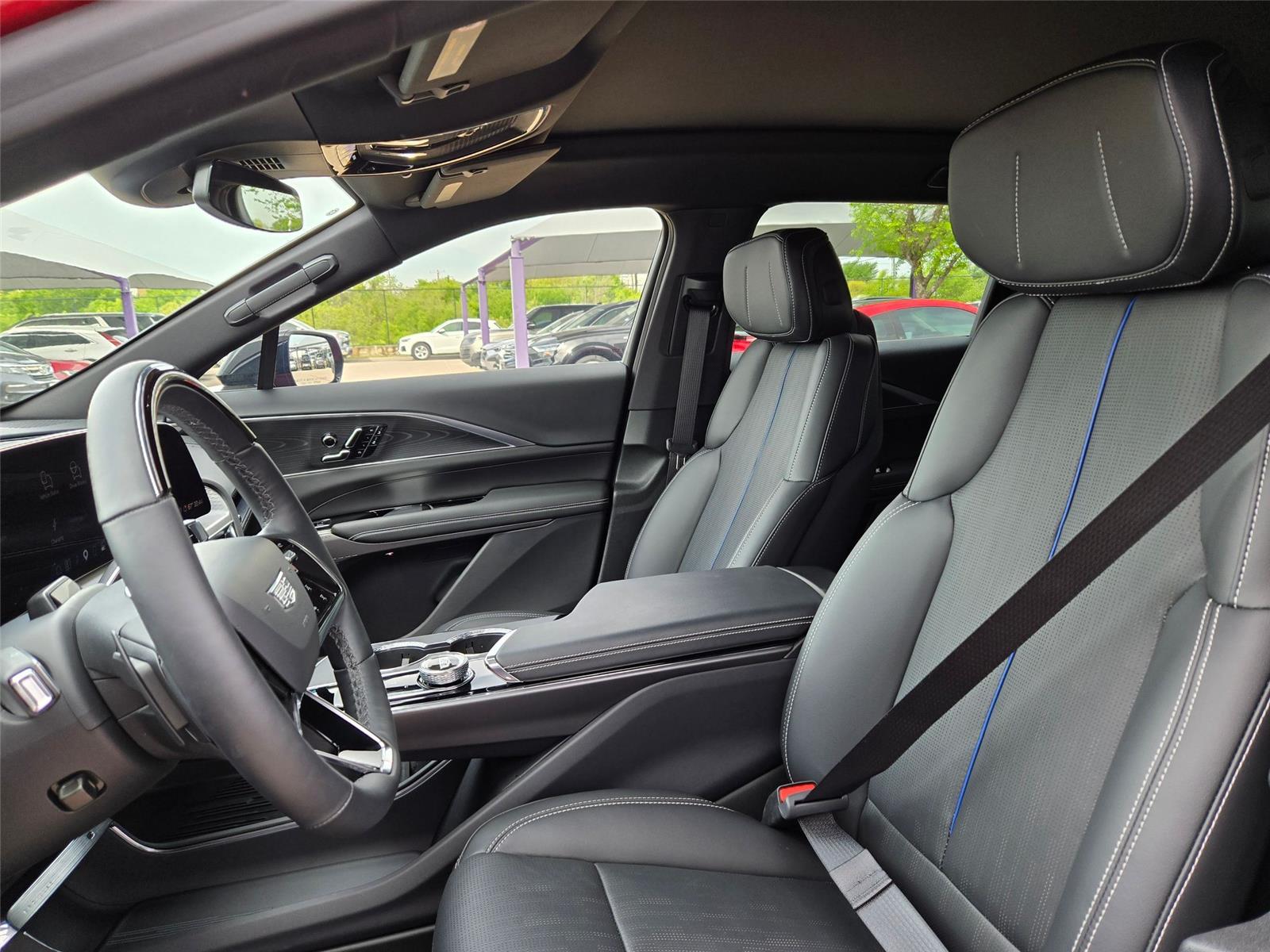 2026 Cadillac LYRIQ Luxury - Photo 28