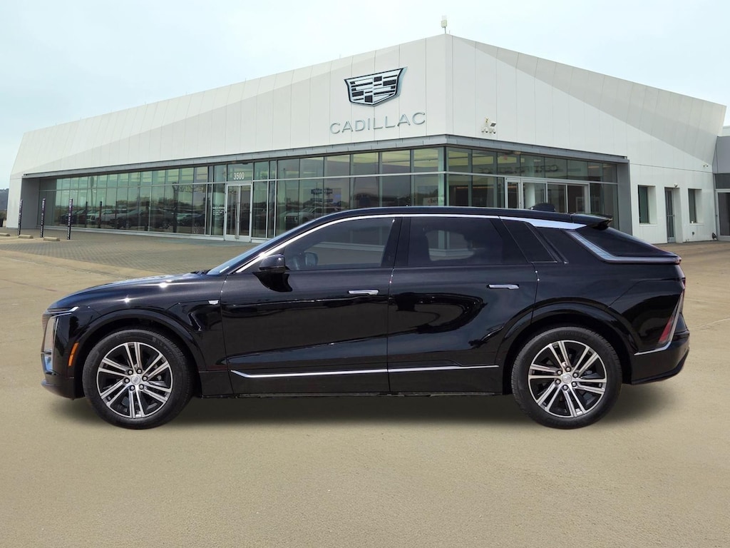 New 2026 CADILLAC LYRIQ Luxury SUV