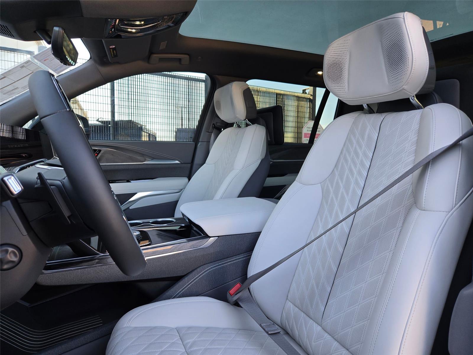 2026 Cadillac Escalade IQL Luxury - Photo 27