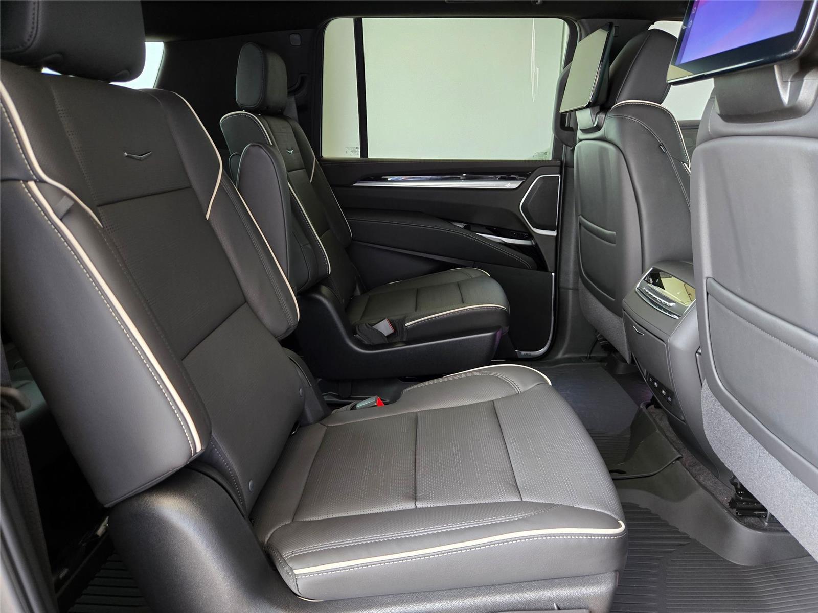 2026 Cadillac Escalade ESV Sport - Photo 32