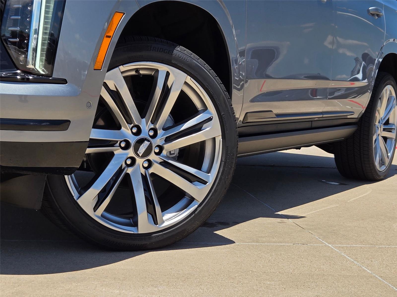 2026 Cadillac Escalade Sport - Photo 8
