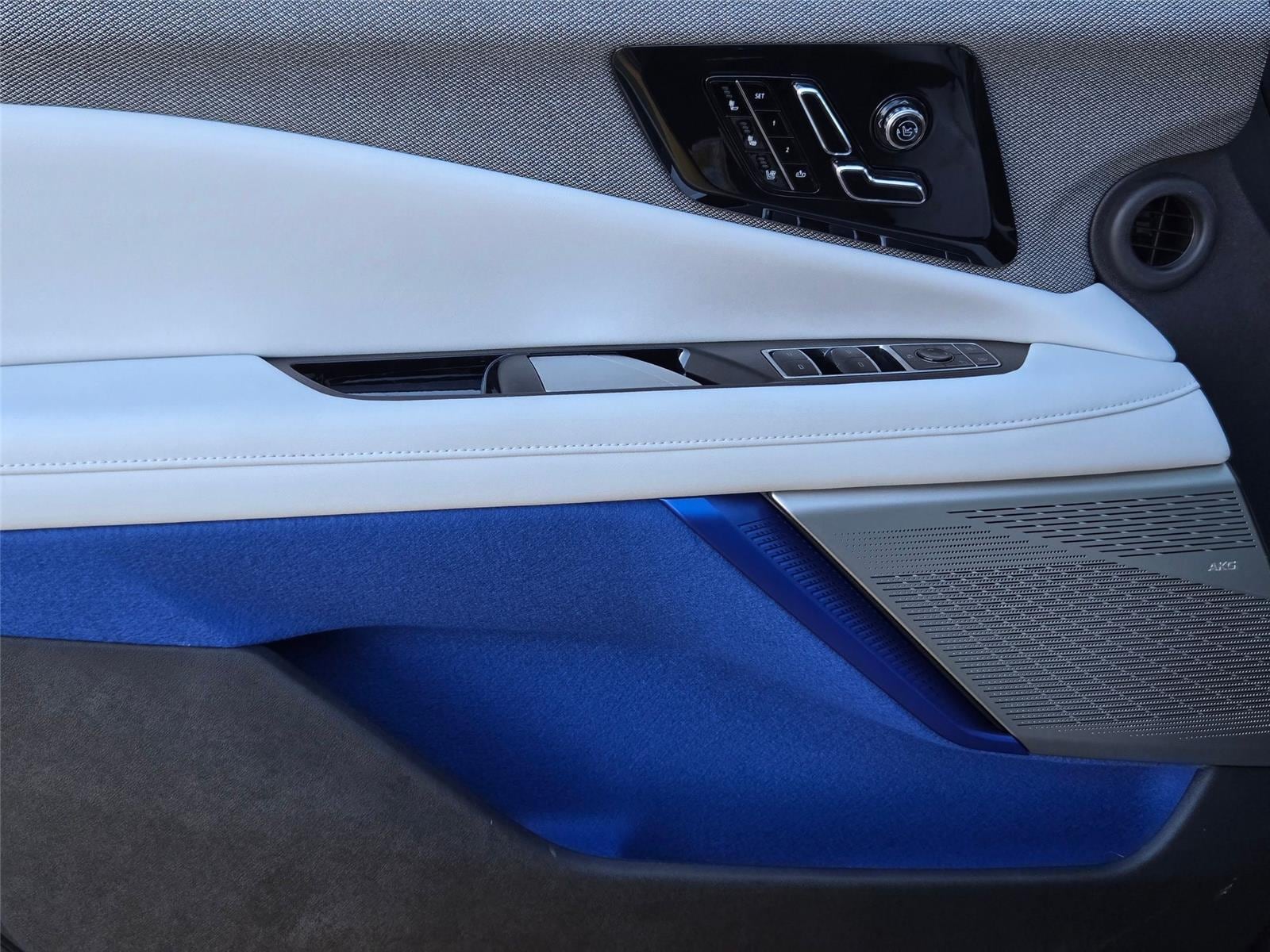 2026 Cadillac OPTIQ Premium Sport - Photo 25