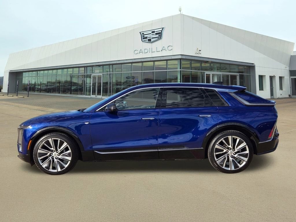 2024 Cadillac LYRIQ Luxury 3's photo