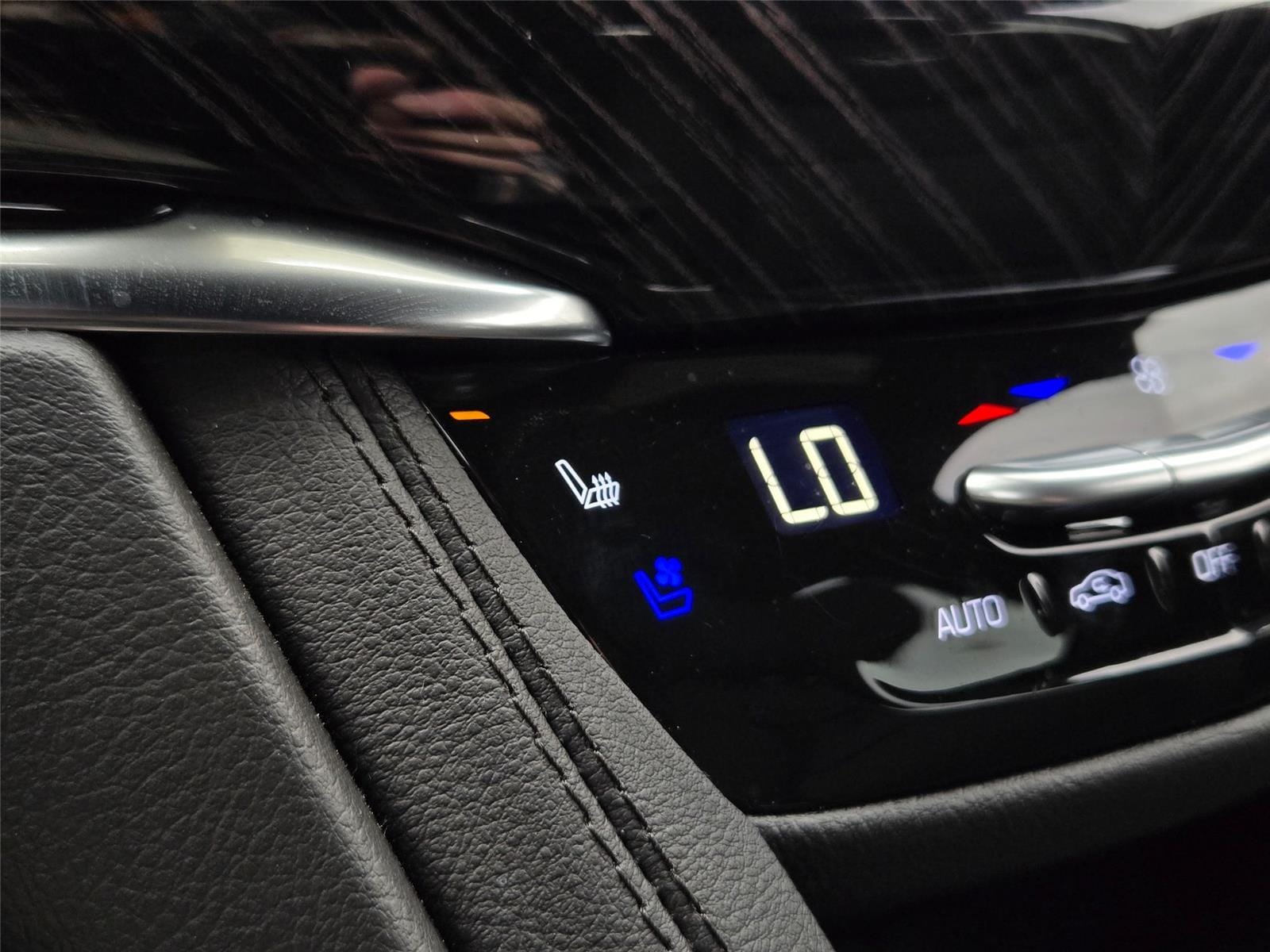 2025 Cadillac XT6 Premium Luxury - Photo 22