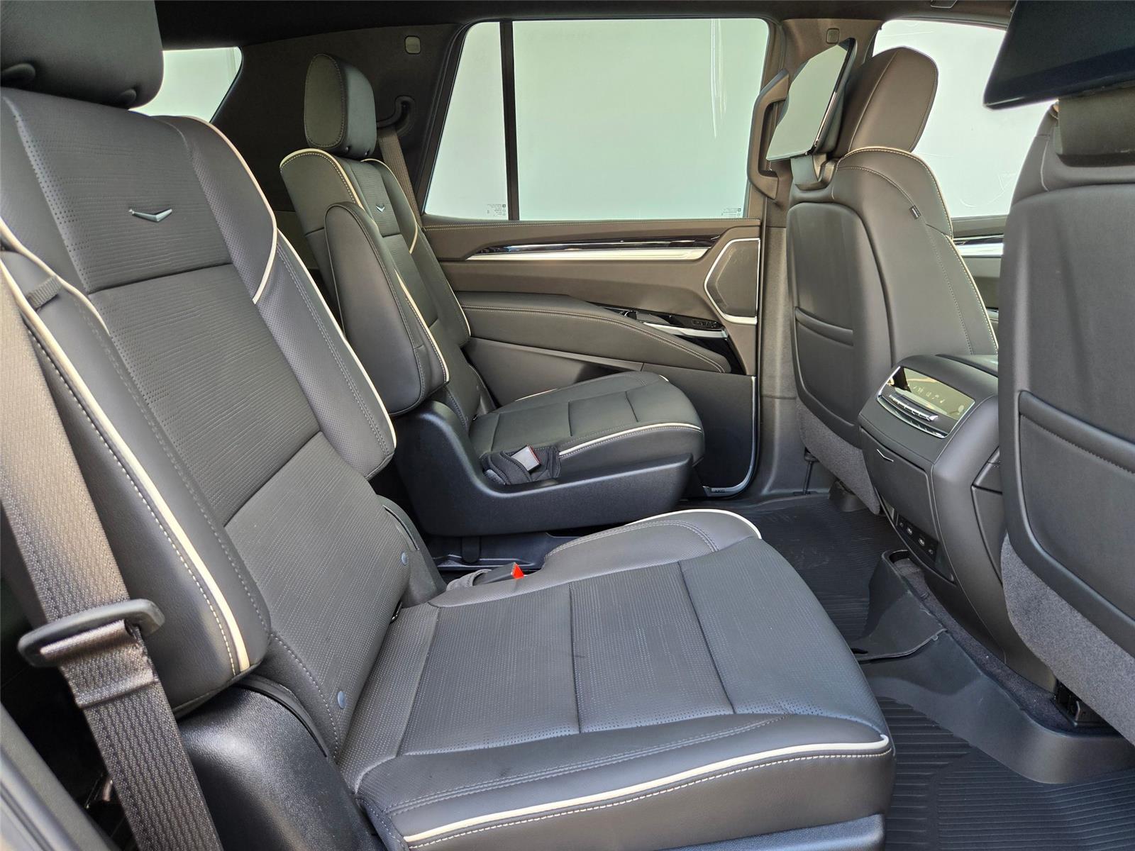 2026 Cadillac Escalade Sport - Photo 32