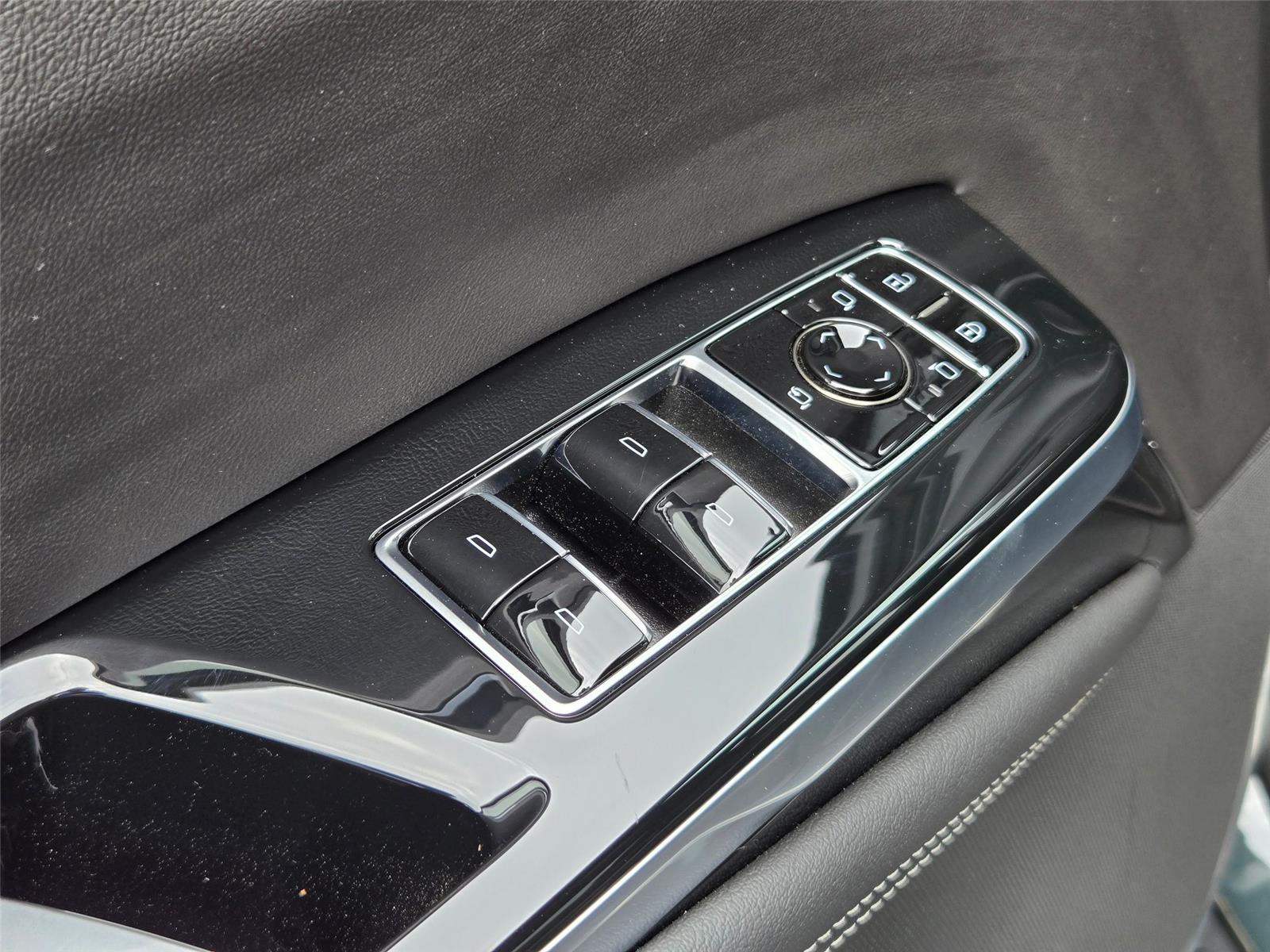 2026 Cadillac Escalade Luxury - Photo 27