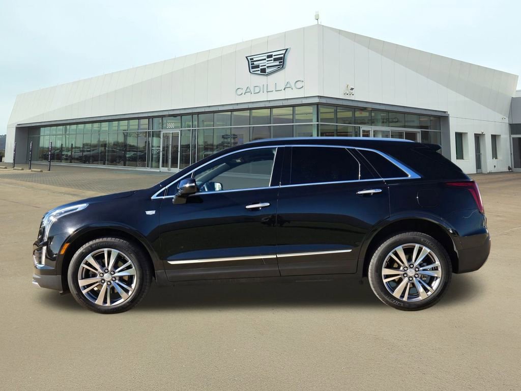 2025 Cadillac XT5 Premium Luxury photo 2