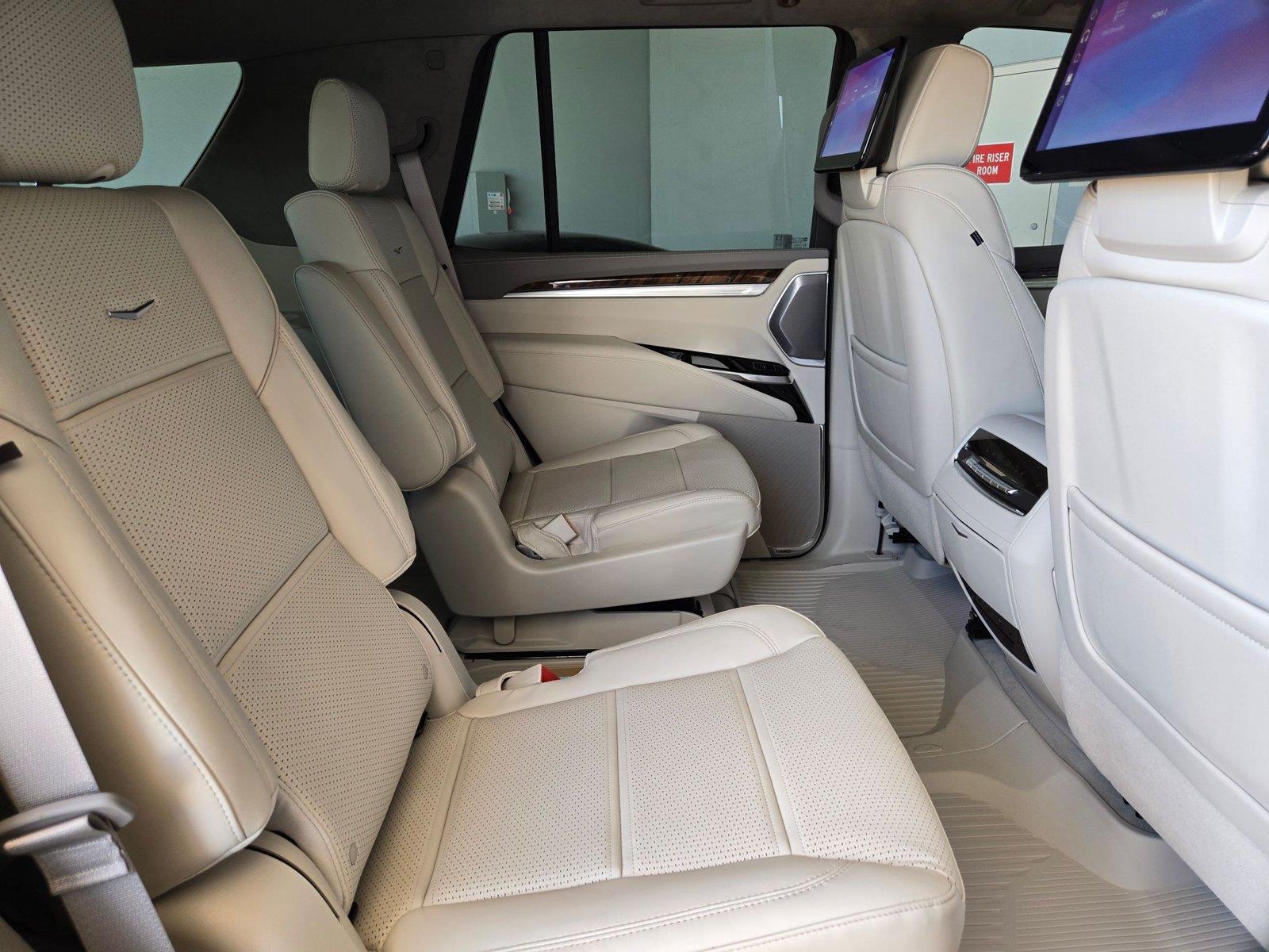 2026 Cadillac Escalade Platinum Sport - Photo 28