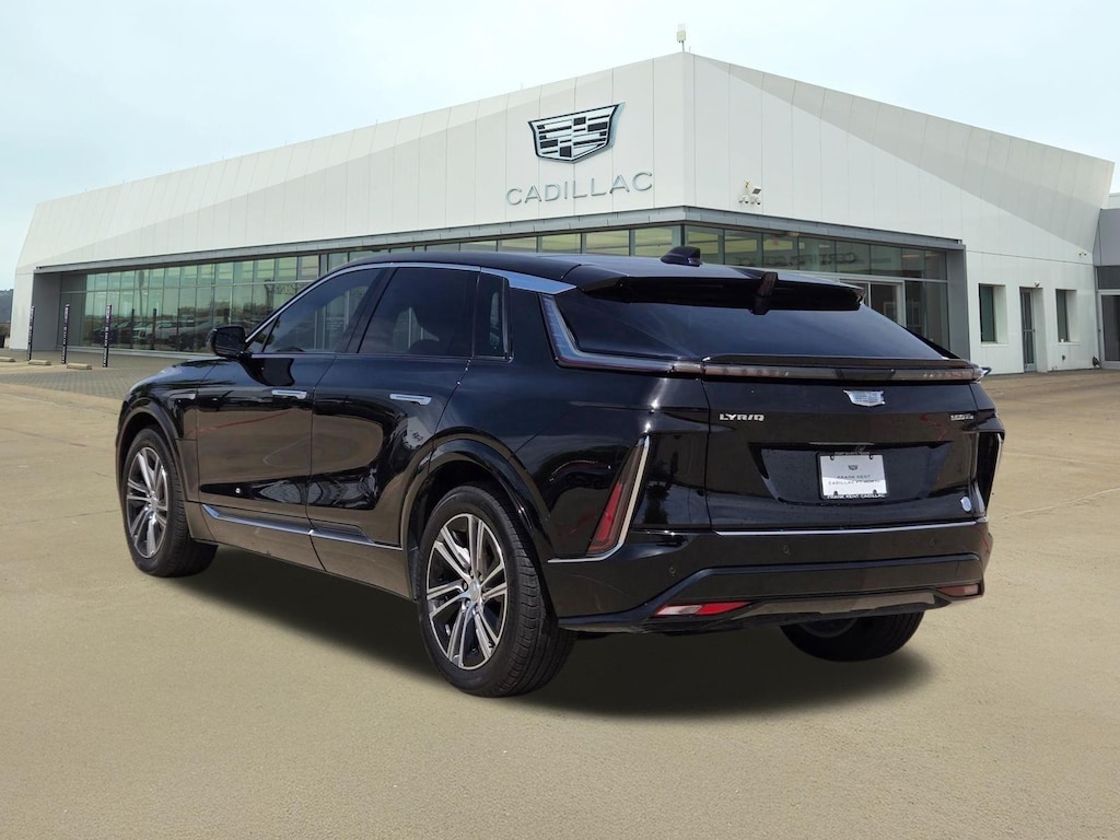 New 2026 CADILLAC LYRIQ Luxury SUV