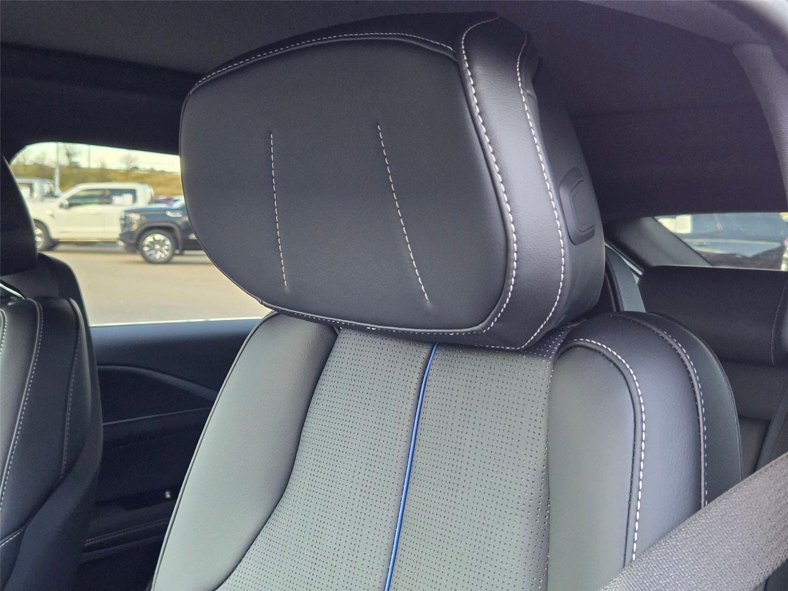 2026 Cadillac LYRIQ Sport - Photo 12