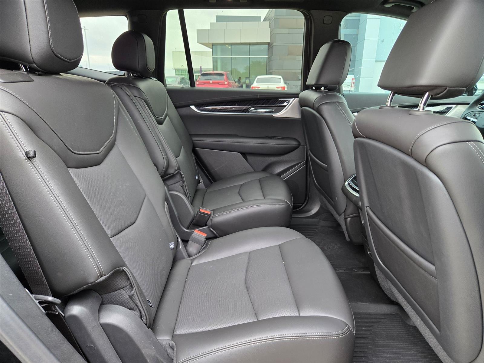 2025 Cadillac XT6 Premium Luxury - Photo 29