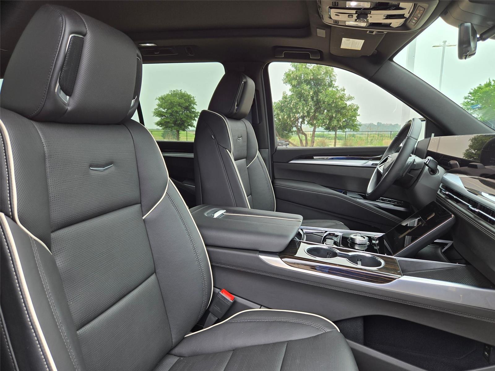 2026 Cadillac Escalade Luxury - Photo 30