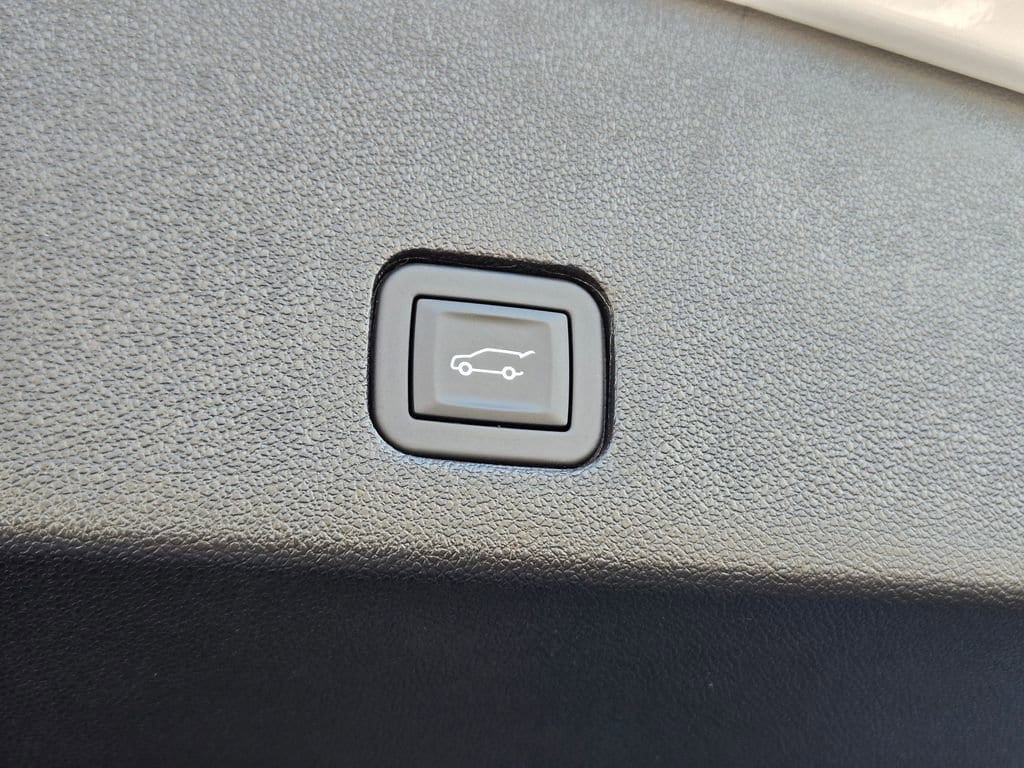 2025 Cadillac XT6 Luxury - Photo 32