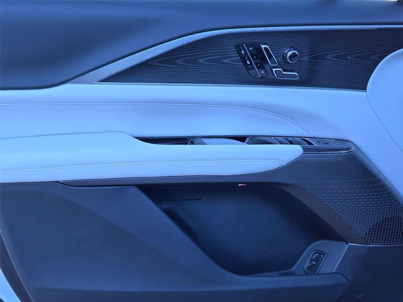 2026 Cadillac LYRIQ Sport - Photo 25
