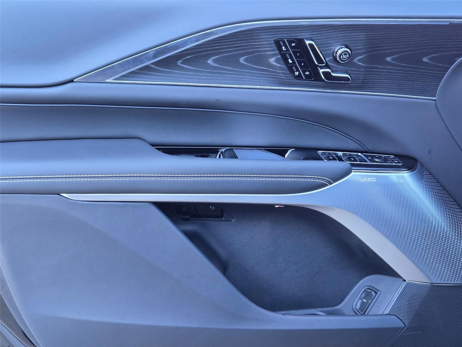 2026 Cadillac LYRIQ V - Photo 25