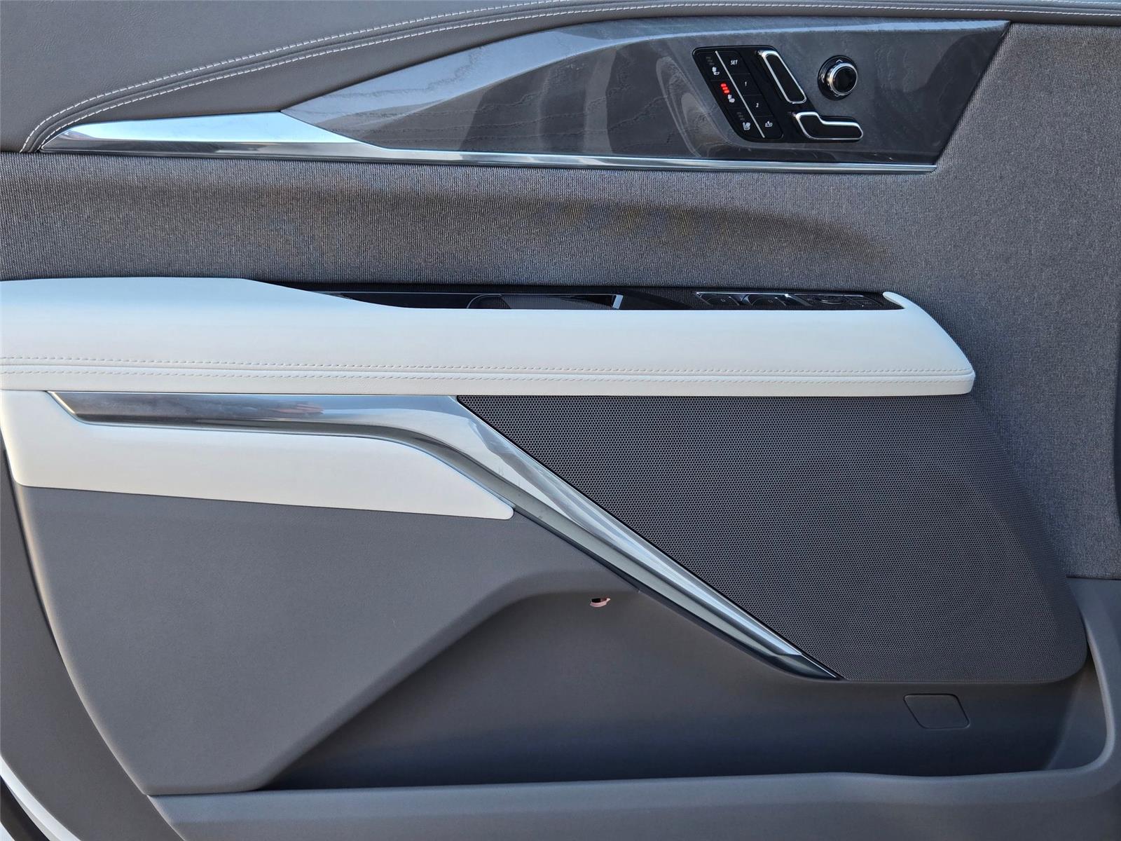 2026 Cadillac Escalade IQL Luxury - Photo 24