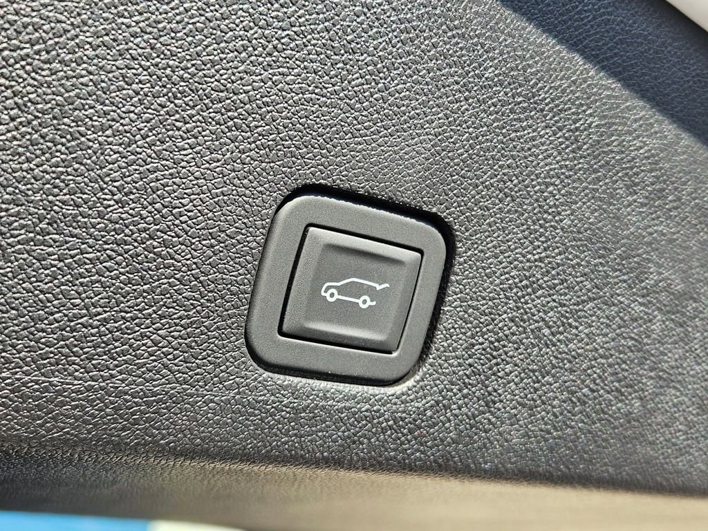 2025 Cadillac XT6 Premium Luxury - Photo 31