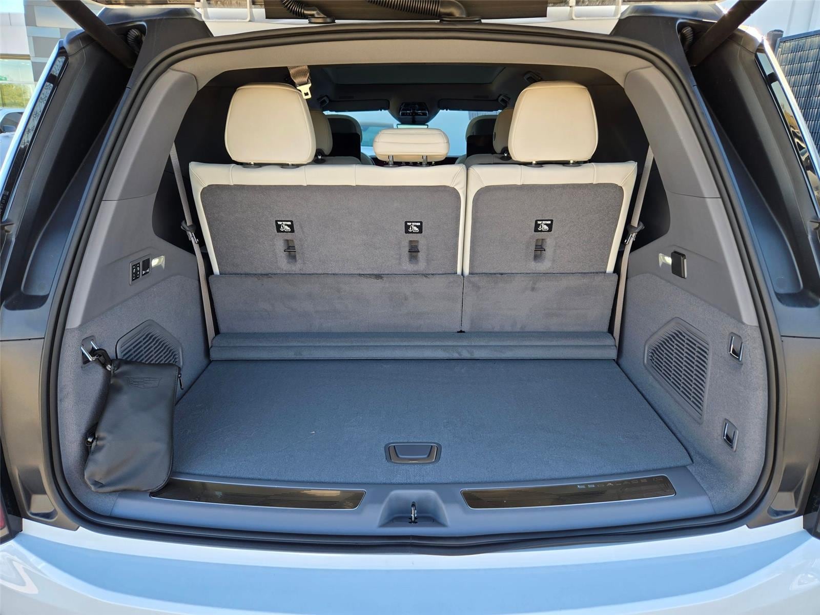 2026 Cadillac Escalade IQL Luxury - Photo 32