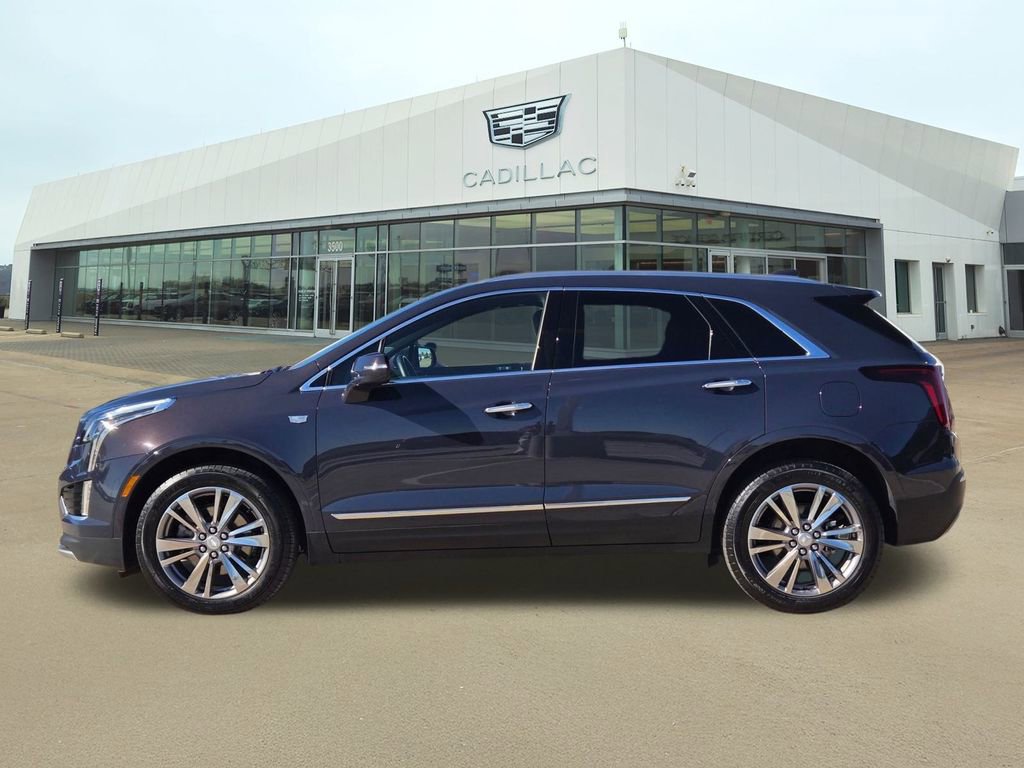 2025 Cadillac XT5 Premium Luxury photo 2
