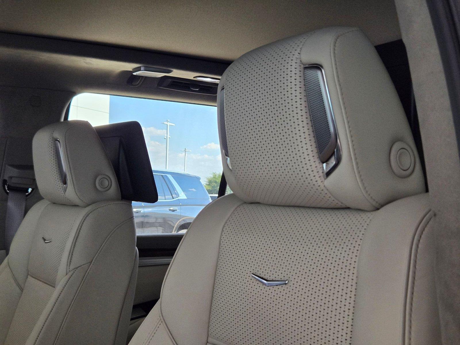 2026 Cadillac Escalade Platinum Sport - Photo 11