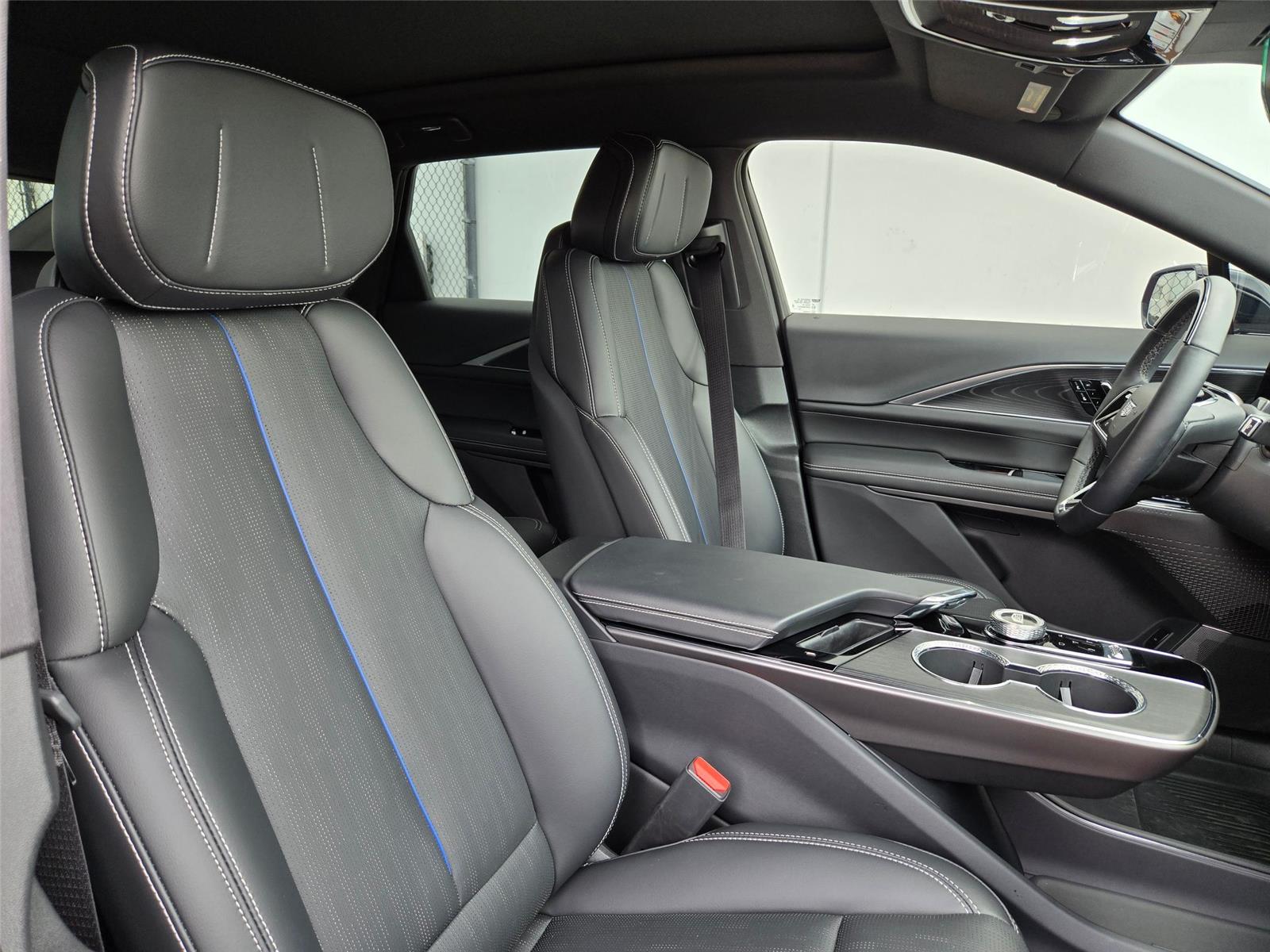 2026 Cadillac LYRIQ Luxury - Photo 29