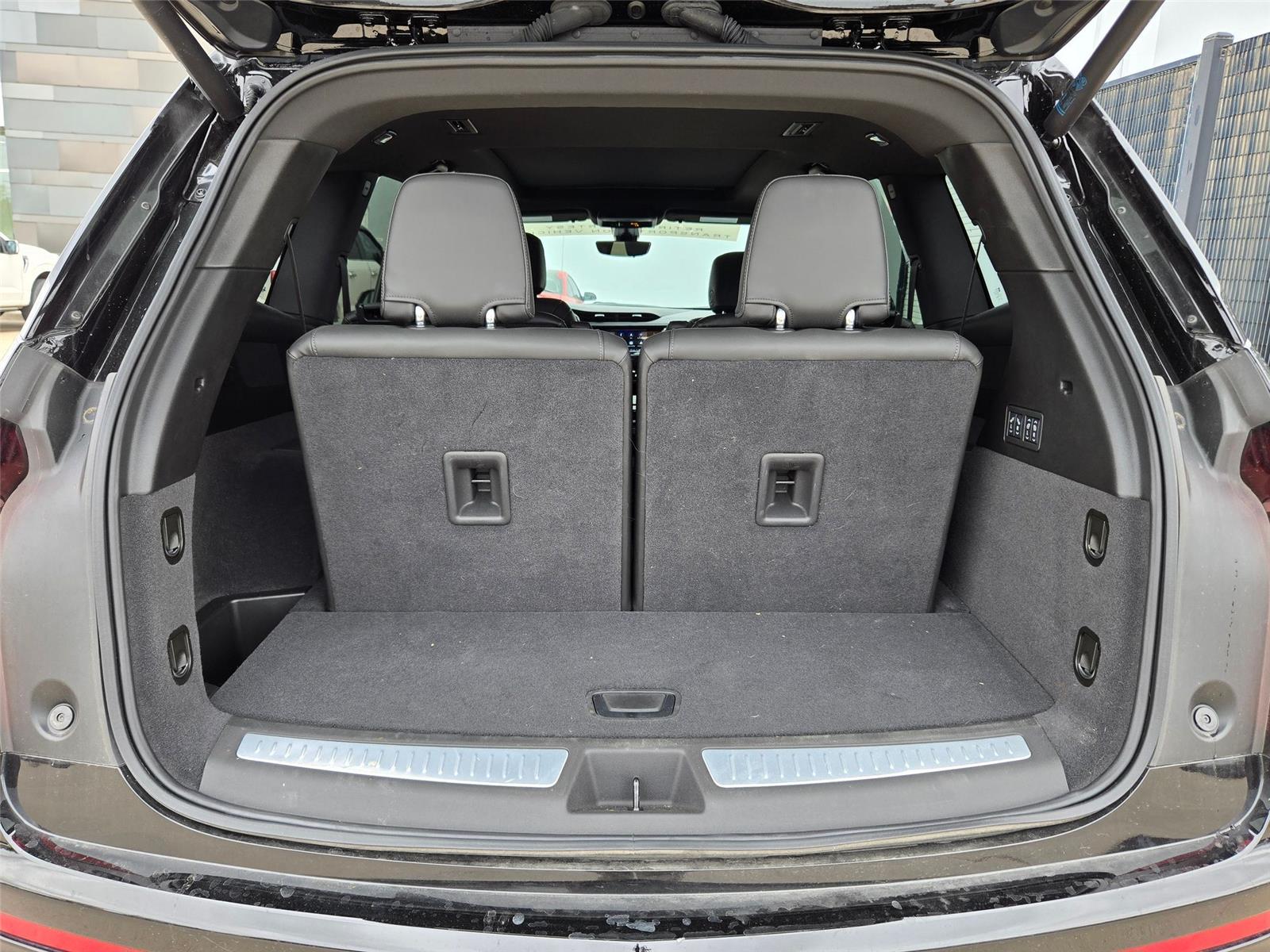 2025 Cadillac XT6 Premium Luxury - Photo 32