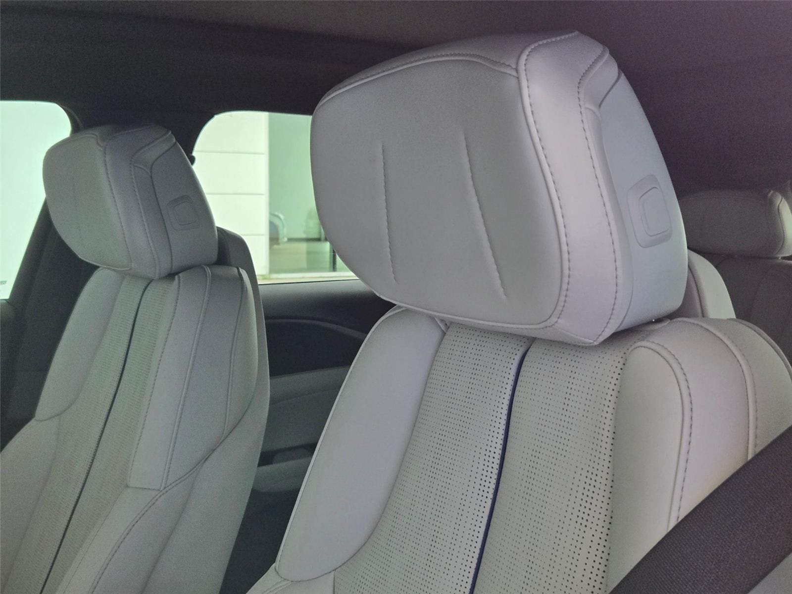 2026 Cadillac LYRIQ Sport - Photo 12