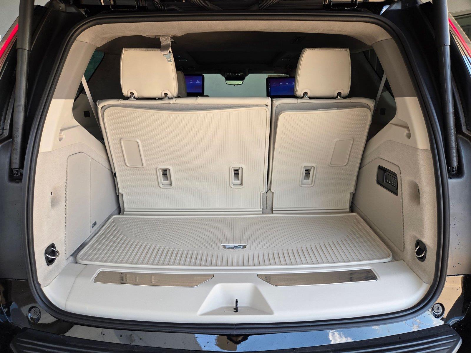 2026 Cadillac Escalade Platinum Sport - Photo 30