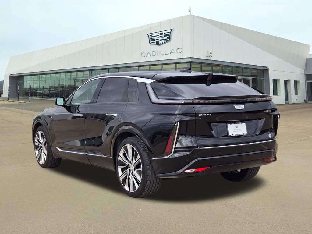 2024 Cadillac Lyriq Luxury photo 3