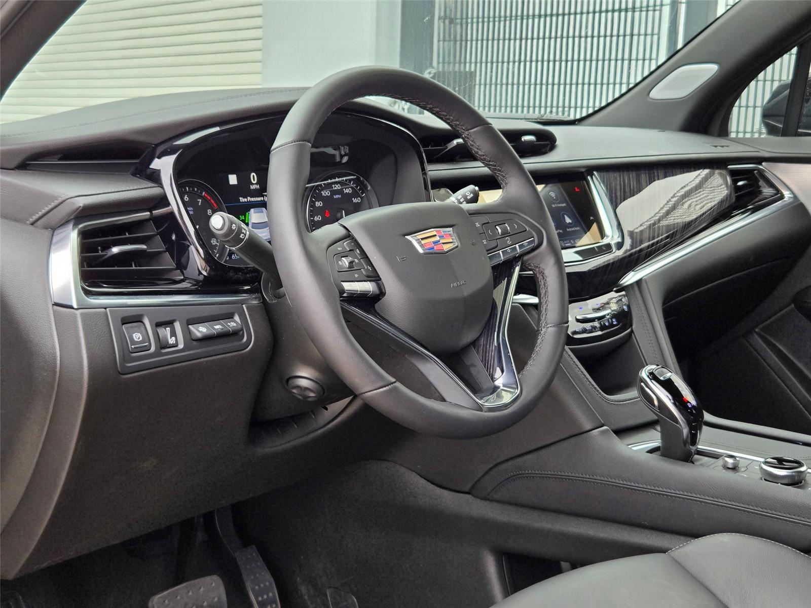 2025 Cadillac XT6 Premium Luxury - Photo 10