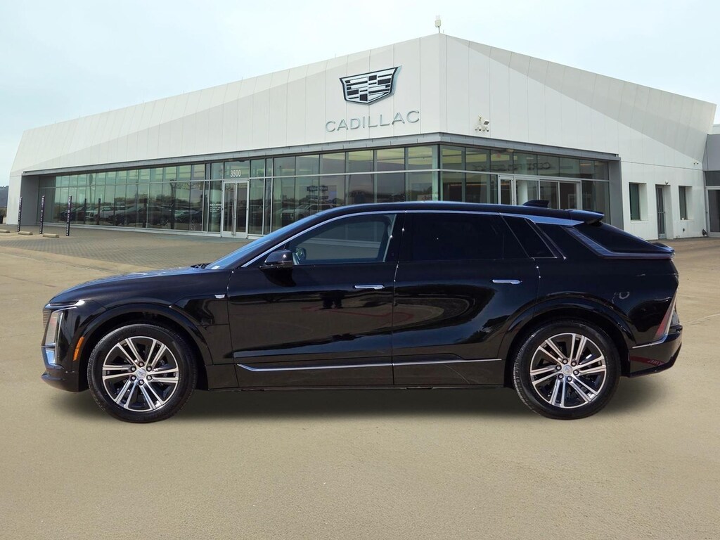 New 2026 CADILLAC LYRIQ Luxury SUV