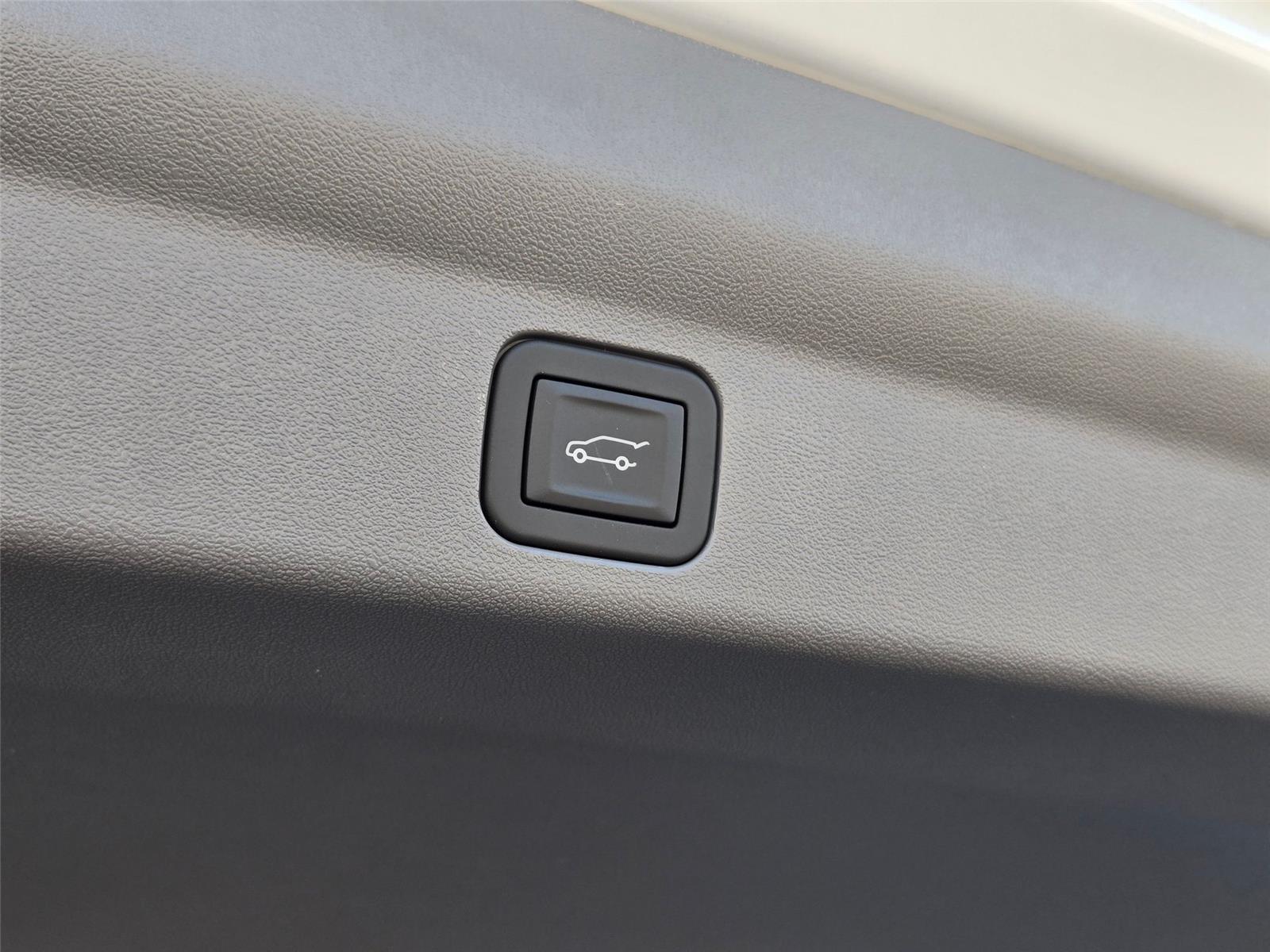 2026 Cadillac Escalade IQL Luxury - Photo 33