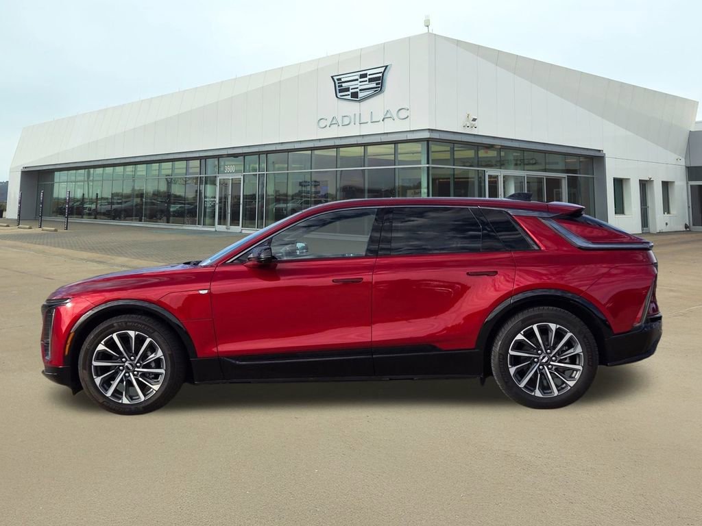 2024 Cadillac Lyriq Sport photo 3