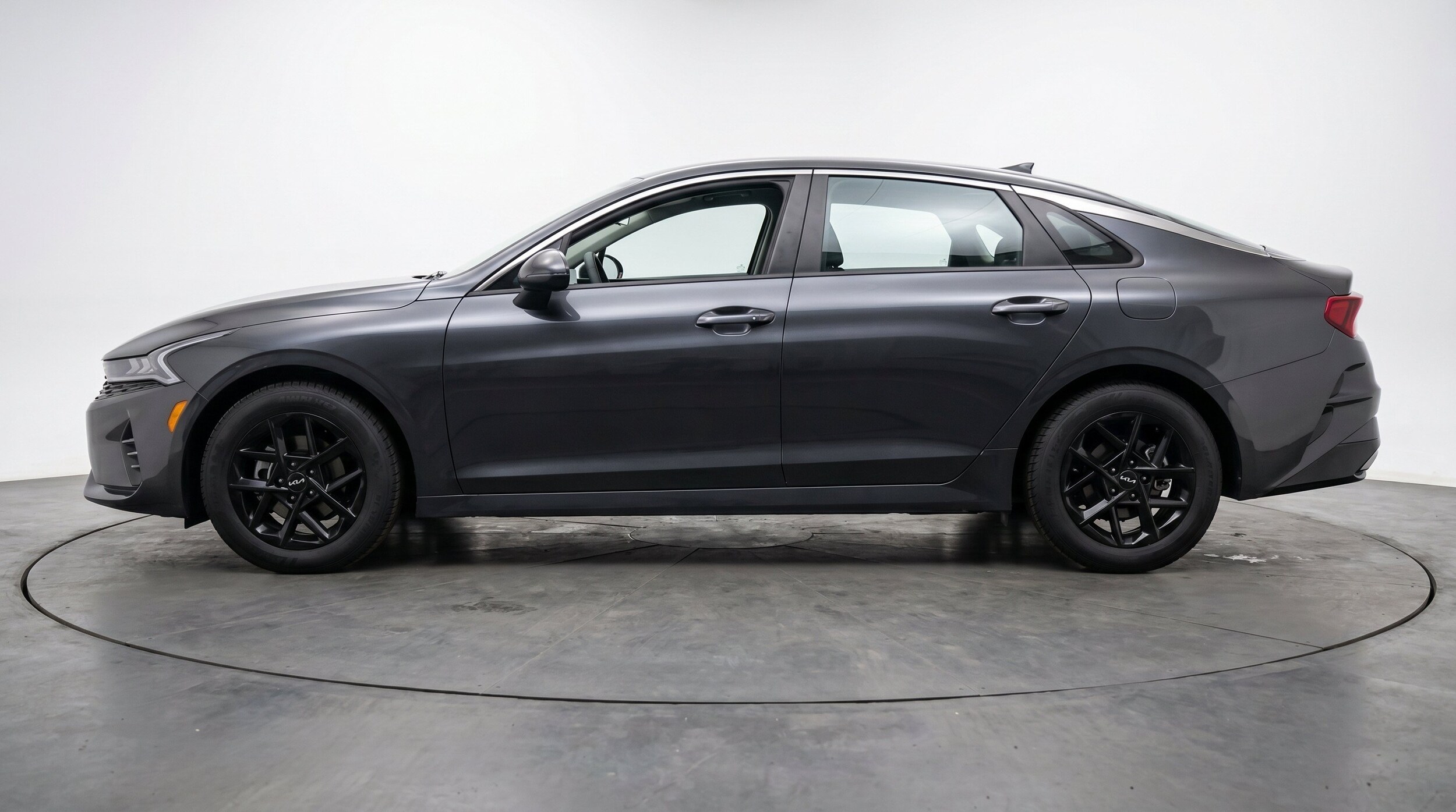 Thumbnail: 2025 Kia K5 - 5