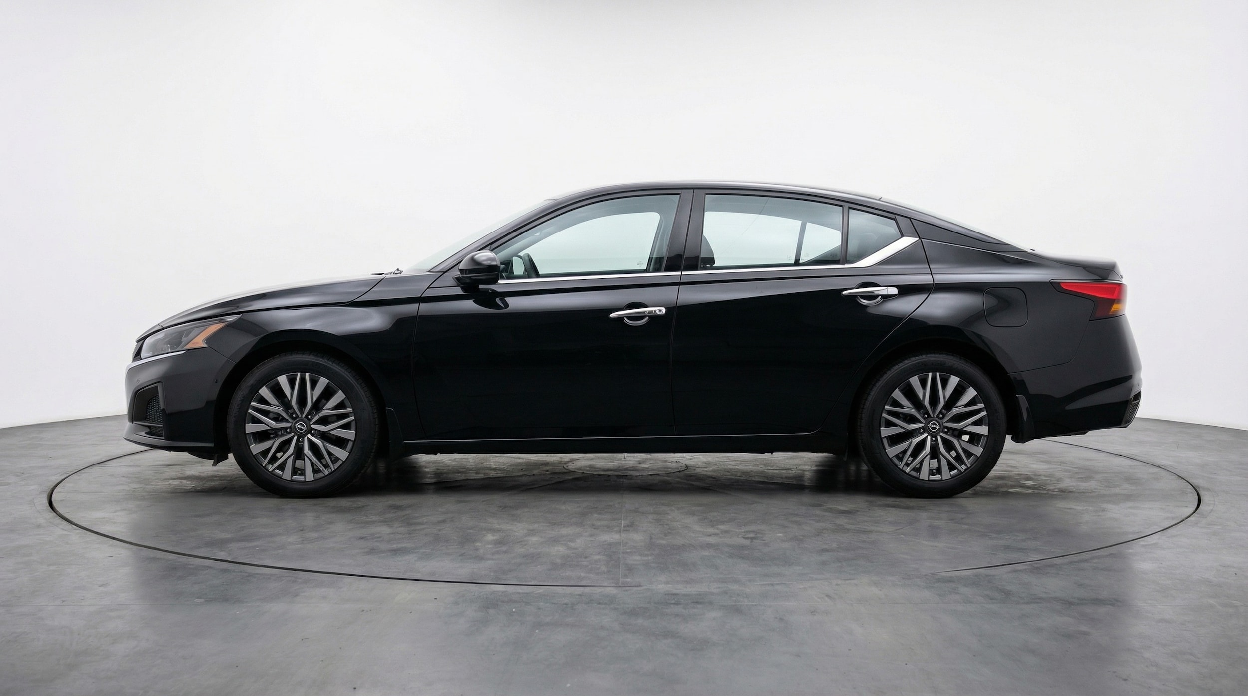 Thumbnail: 2025 Nissan Altima - 4