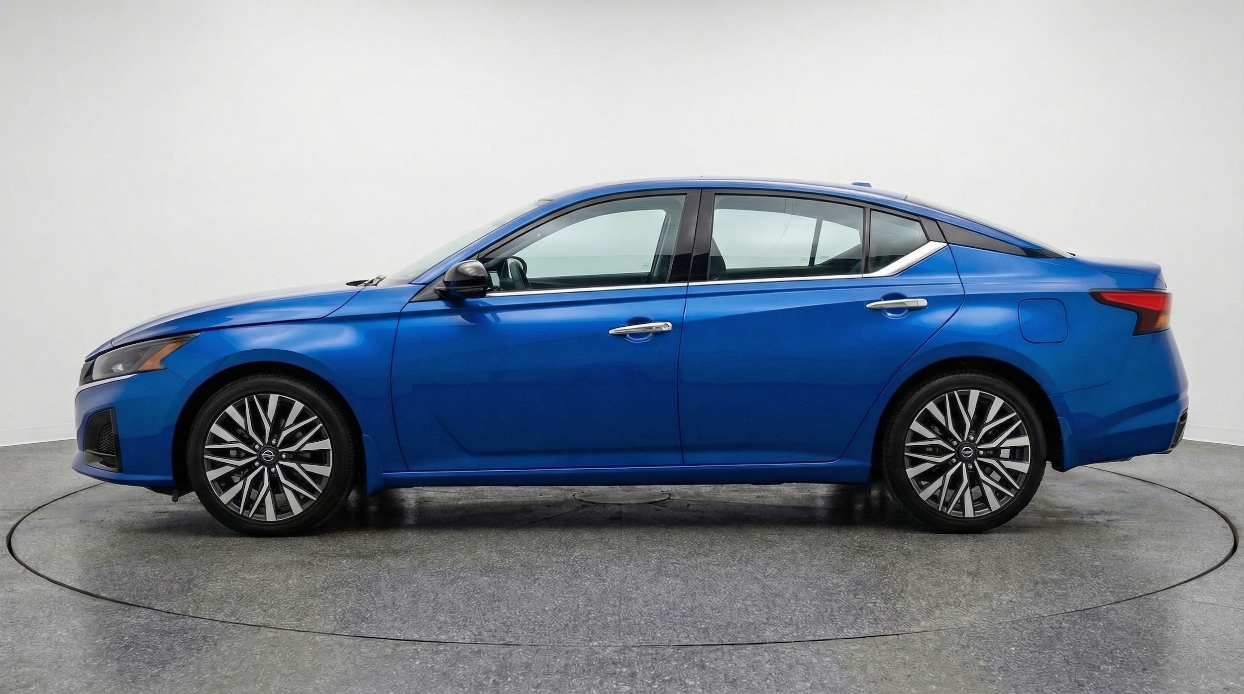 Thumbnail: 2025 Nissan Altima - 4