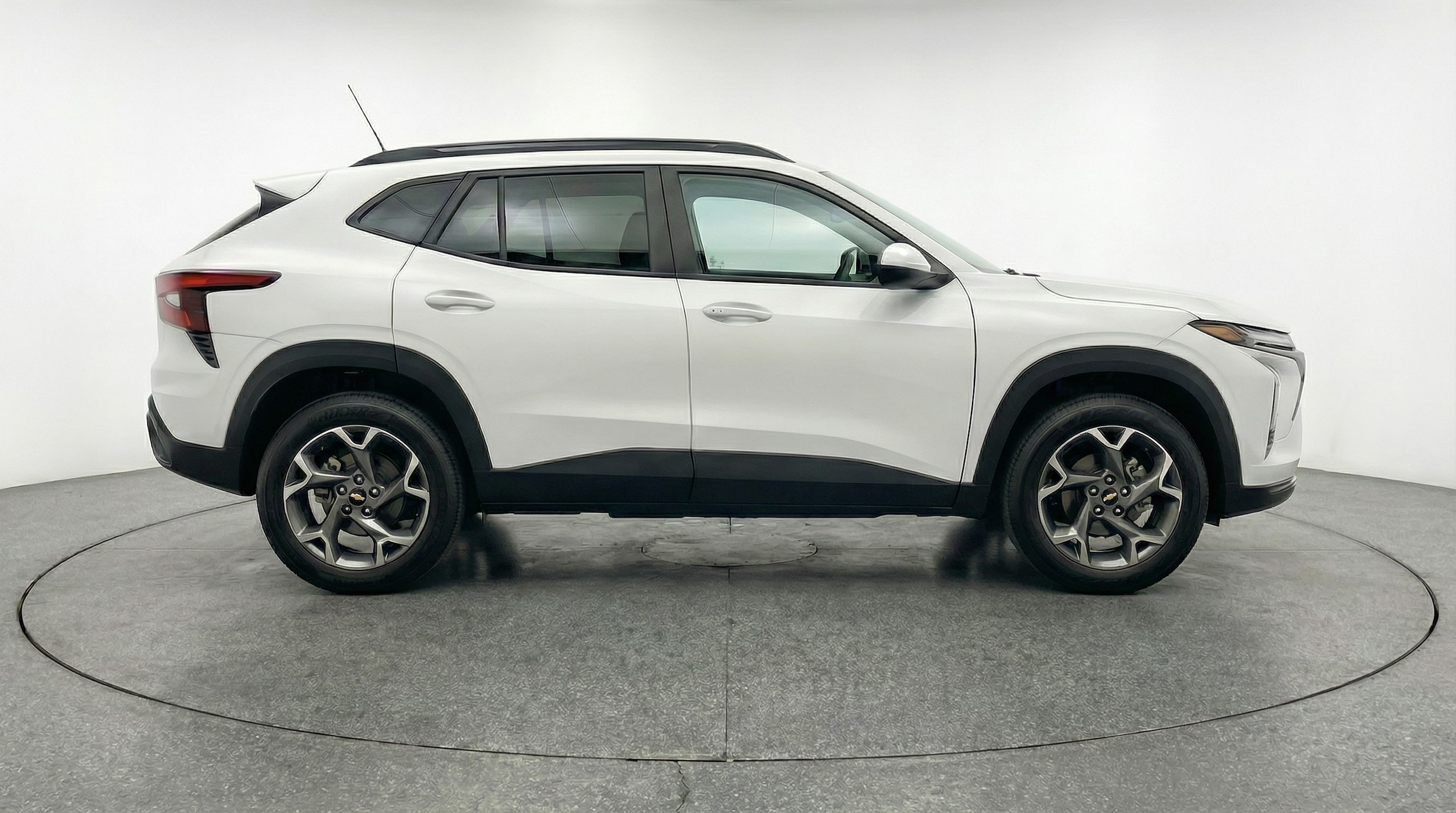 Thumbnail: 2025 Chevrolet Trax - 8