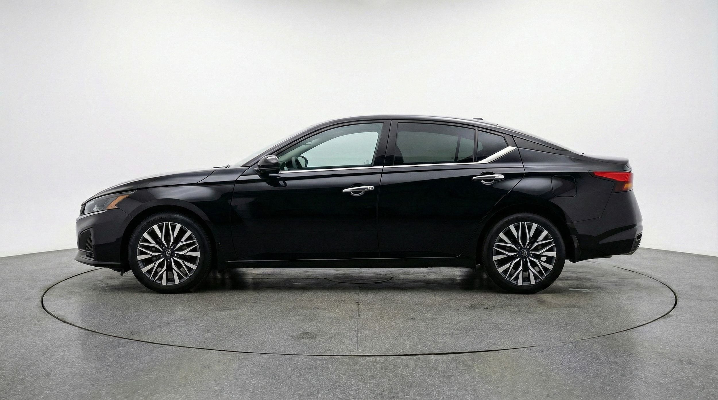 Thumbnail: 2025 Nissan Altima - 4