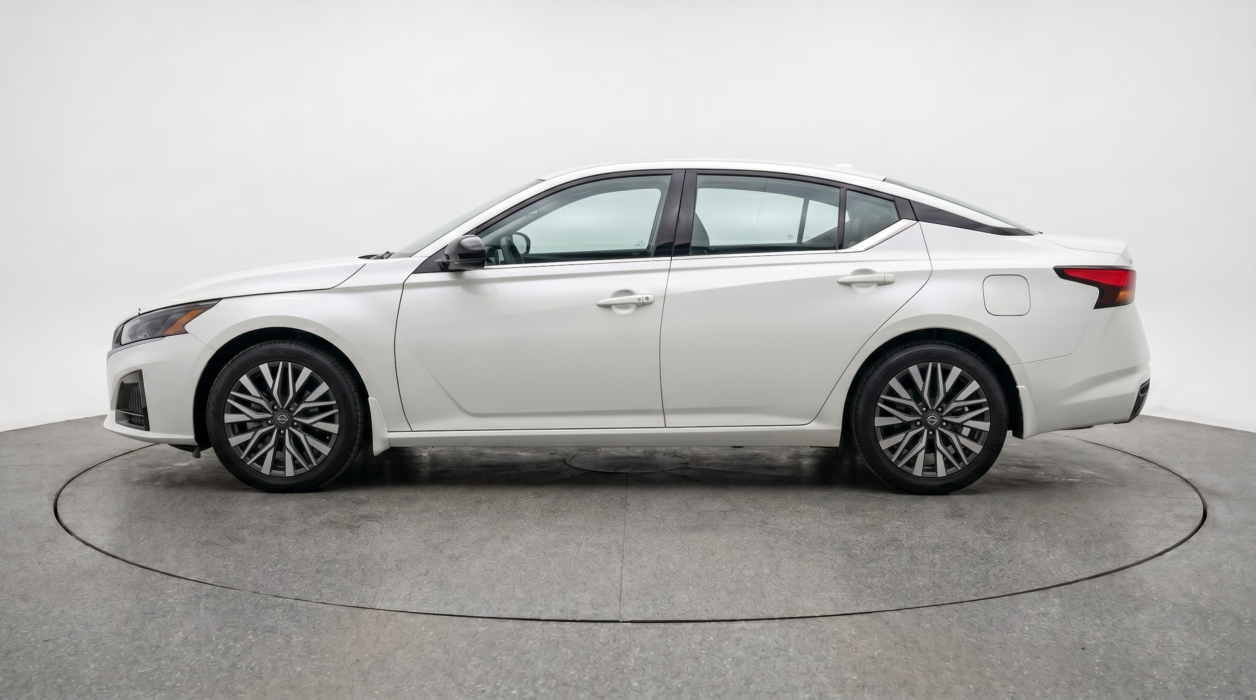 Thumbnail: 2025 Nissan Altima - 4
